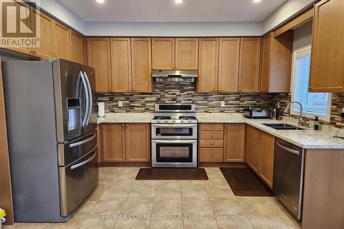 181 William Berczy Boulevard, Markham (Berczy), ON - Indoor Photo Showing Kitchen With Double Sink