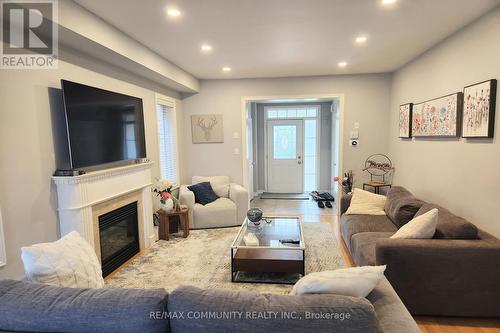 181 William Berczy Boulevard, Markham (Berczy), ON - Indoor Photo Showing Living Room With Fireplace