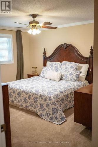 27 Thicketwood Place, Ramara (Brechin), ON - Indoor Photo Showing Bedroom