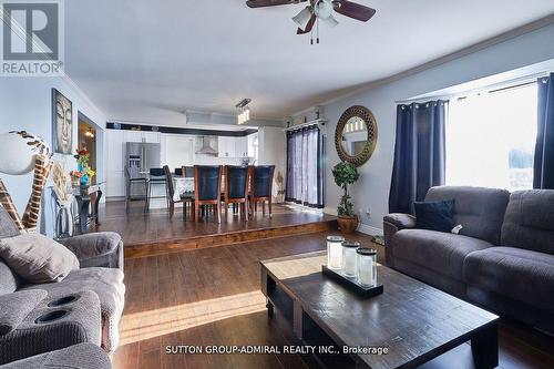 20 Wasaga Sands Drive, Wasaga Beach, ON - Indoor Photo Showing Living Room