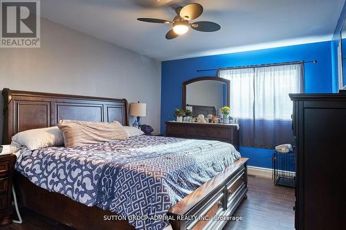 20 Wasaga Sands Drive, Wasaga Beach, ON - Indoor Photo Showing Bedroom