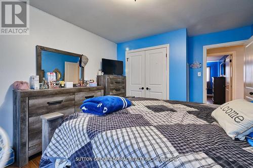 20 Wasaga Sands Drive, Wasaga Beach, ON - Indoor Photo Showing Bedroom