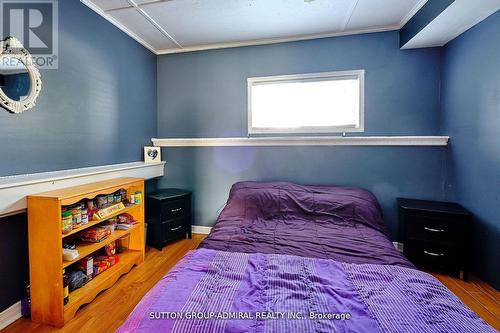 20 Wasaga Sands Drive, Wasaga Beach, ON - Indoor Photo Showing Bedroom