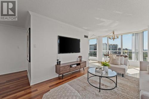 1802 - 3 Rowntree Road, Toronto (Mount Olive-Silverstone-Jamestown), ON - Indoor Photo Showing Living Room