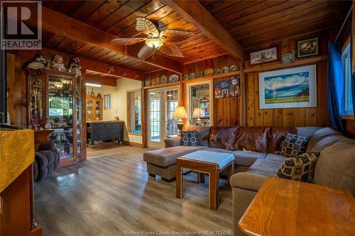 238 Peel Street, Shrewsbury, ON - Indoor Photo Showing Living Room