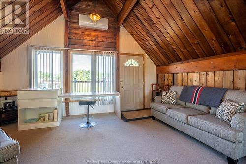 238 Peel Street, Shrewsbury, ON - Indoor Photo Showing Living Room