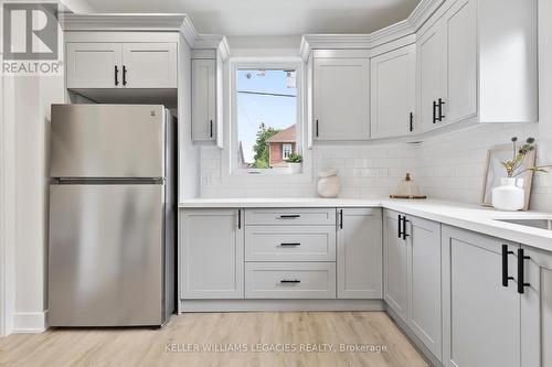 489 Sherbrooke Street, Peterborough (Otonabee), ON - Indoor Photo Showing Kitchen With Upgraded Kitchen