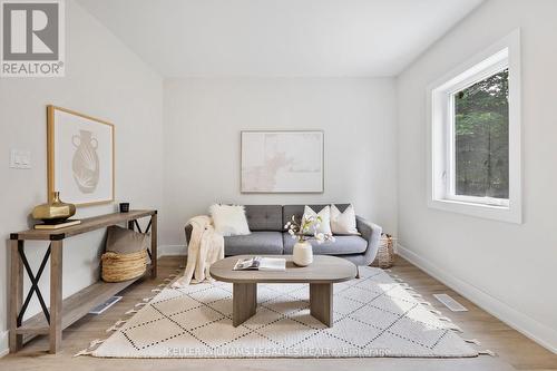 489 Sherbrooke Street, Peterborough, ON - Indoor Photo Showing Living Room