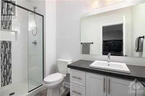 333 Moonlight Drive, Russell, ON - Indoor Photo Showing Bathroom