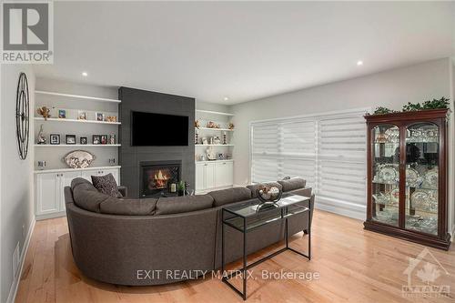 333 Moonlight Drive, Russell, ON - Indoor Photo Showing Living Room With Fireplace