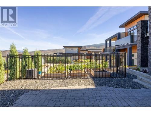 1088 Clarance Avenue, Kelowna, BC - Outdoor With Balcony