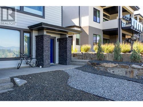 1088 Clarance Avenue, Kelowna, BC - Outdoor With Balcony