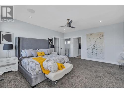 1088 Clarance Avenue, Kelowna, BC - Indoor Photo Showing Bedroom