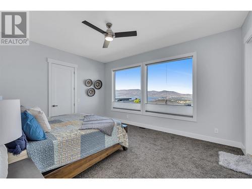 1088 Clarance Avenue, Kelowna, BC - Indoor Photo Showing Bedroom