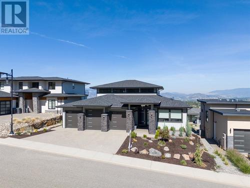 1088 Clarance Avenue, Kelowna, BC - Outdoor With Facade