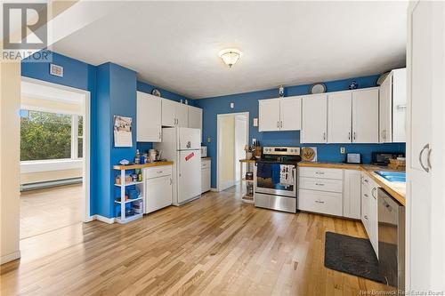 789 Amirault, Dieppe, NB - Indoor Photo Showing Kitchen With Double Sink