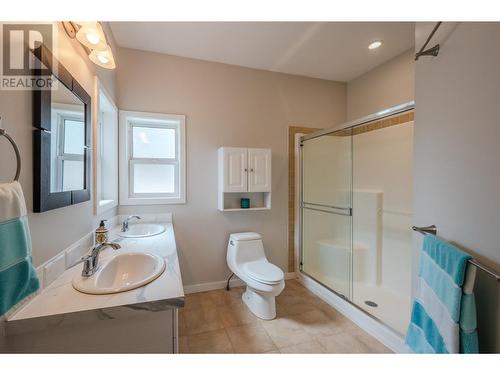 106 Saddlehorn Drive, Kaleden, BC - Indoor Photo Showing Bathroom