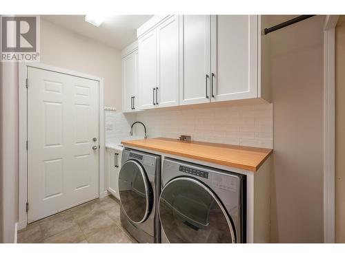 106 Saddlehorn Drive, Kaleden, BC - Indoor Photo Showing Laundry Room