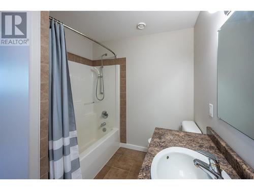 106 Saddlehorn Drive, Kaleden, BC - Indoor Photo Showing Bathroom