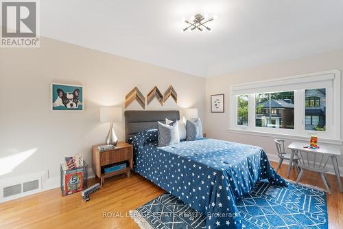 15 Wood Glen Road, Toronto (Birchcliffe-Cliffside), ON - Indoor Photo Showing Bedroom