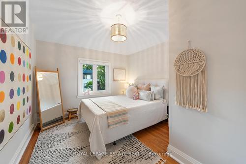 15 Wood Glen Road, Toronto (Birchcliffe-Cliffside), ON - Indoor Photo Showing Bedroom