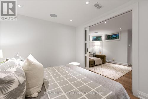 15 Wood Glen Road, Toronto (Birchcliffe-Cliffside), ON - Indoor Photo Showing Bedroom