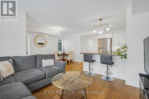 B - 22 Lookout Drive E, Clarington (Bowmanville), ON - Indoor Photo Showing Living Room