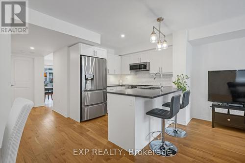 B - 22 Lookout Drive E, Clarington (Bowmanville), ON - Indoor Photo Showing Kitchen With Upgraded Kitchen