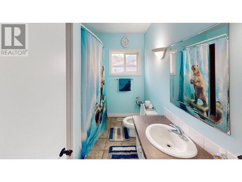 505 10Th Street, Golden, BC - Indoor Photo Showing Bathroom