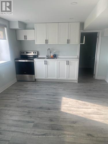 311 Chelsea Crescent, Bradford West Gwillimbury (Bradford), ON - Indoor Photo Showing Kitchen