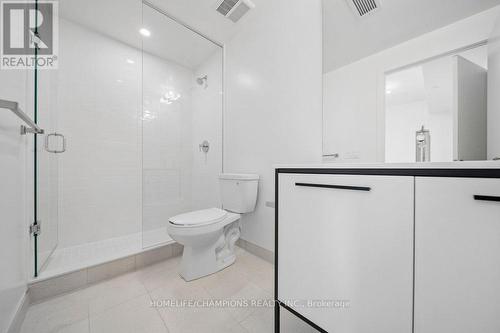 318 - 185 Deerfield Road, Newmarket (Central Newmarket), ON - Indoor Photo Showing Bathroom