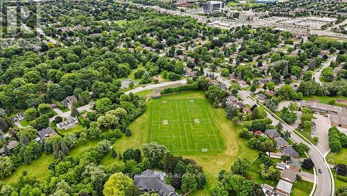 318 - 185 Deerfield Road, Newmarket, ON - Outdoor