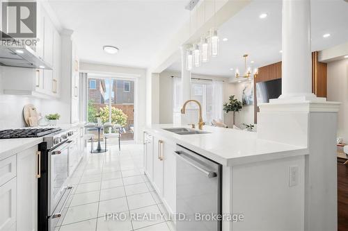 442 Grey Landing Drive, Milton (Ford), ON - Indoor Photo Showing Kitchen With Double Sink With Upgraded Kitchen