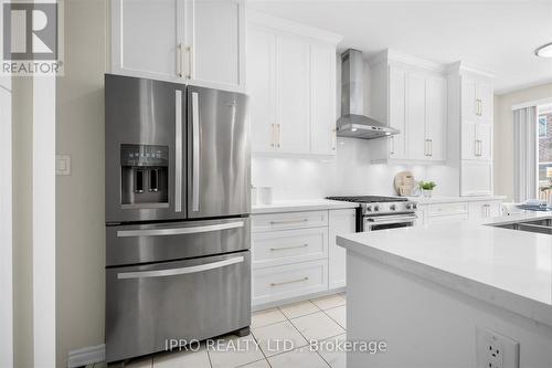 442 Grey Landing Drive, Milton (Ford), ON - Indoor Photo Showing Kitchen With Double Sink With Upgraded Kitchen