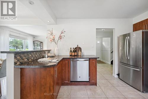 32 Dunblaine Crescent, Brampton (Southgate), ON - Indoor Photo Showing Kitchen