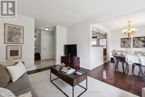 32 Dunblaine Crescent, Brampton (Southgate), ON - Indoor Photo Showing Living Room