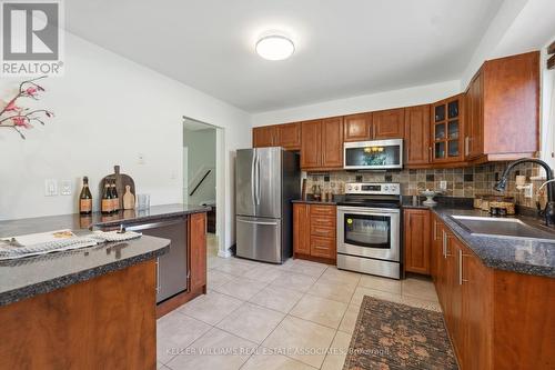 32 Dunblaine Crescent, Brampton (Southgate), ON - Indoor Photo Showing Kitchen With Stainless Steel Kitchen