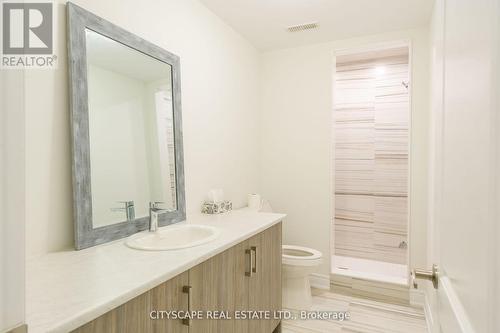 2405 Irene Crescent, Oakville, ON - Indoor Photo Showing Bathroom