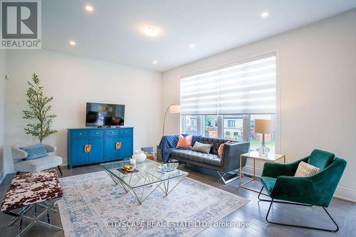 2405 Irene Crescent, Oakville (Glen Abbey), ON - Indoor Photo Showing Living Room