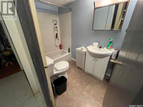 128 1St Avenue S, Coronach, SK - Indoor Photo Showing Bathroom