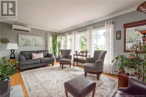 118 Kennebecasis River Road, Hampton, NB - Indoor Photo Showing Living Room