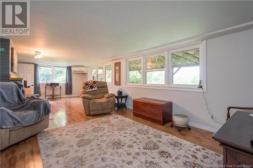 118 Kennebecasis River Road, Hampton, NB - Indoor Photo Showing Living Room