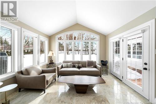 373 Lavoie, Dieppe, NB - Indoor Photo Showing Living Room