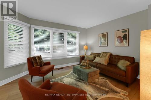 12 - 2915 Headon Forest Drive, Burlington, ON - Indoor Photo Showing Living Room