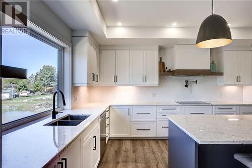 2963 Windstar Avenue, Chelmsford, ON - Indoor Photo Showing Kitchen With Double Sink With Upgraded Kitchen