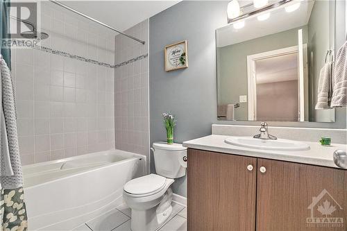 Family bathroom on the second floor - 445 Barrick Hill Road, Ottawa, ON - Indoor Photo Showing Bathroom