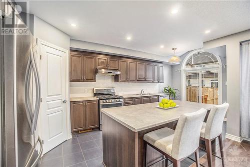 Large countertop with ample space - 445 Barrick Hill Road, Ottawa, ON - Indoor