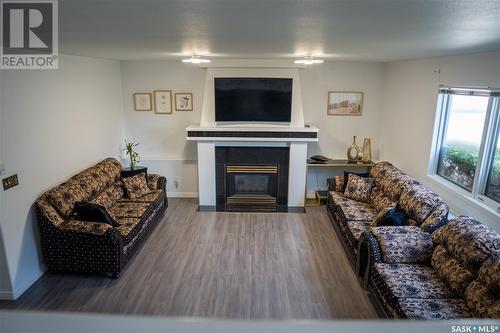 102 Epp Avenue, Saskatoon, SK - Indoor Photo Showing Living Room With Fireplace