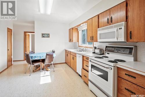 Rural Address- Middle Lake Acreage, Middle Lake, SK - Indoor Photo Showing Kitchen With Double Sink