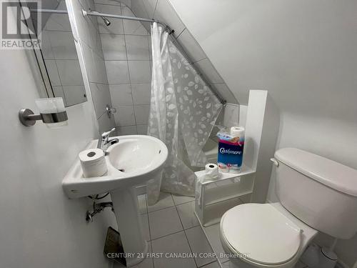 245 Huron Street, London, ON - Indoor Photo Showing Bathroom